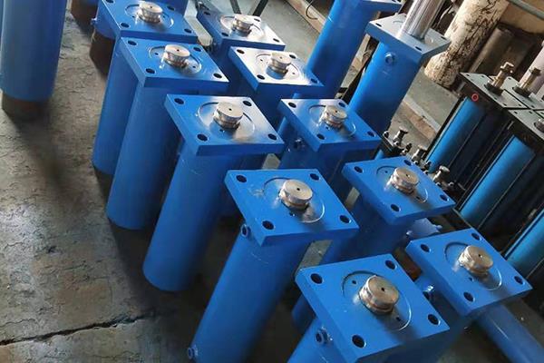 本文将探讨青岛油缸在轻量化方面的技术进展及应用案例。